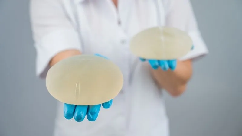 Meme silikonu ameliyatı sonrası ağrı Antalya